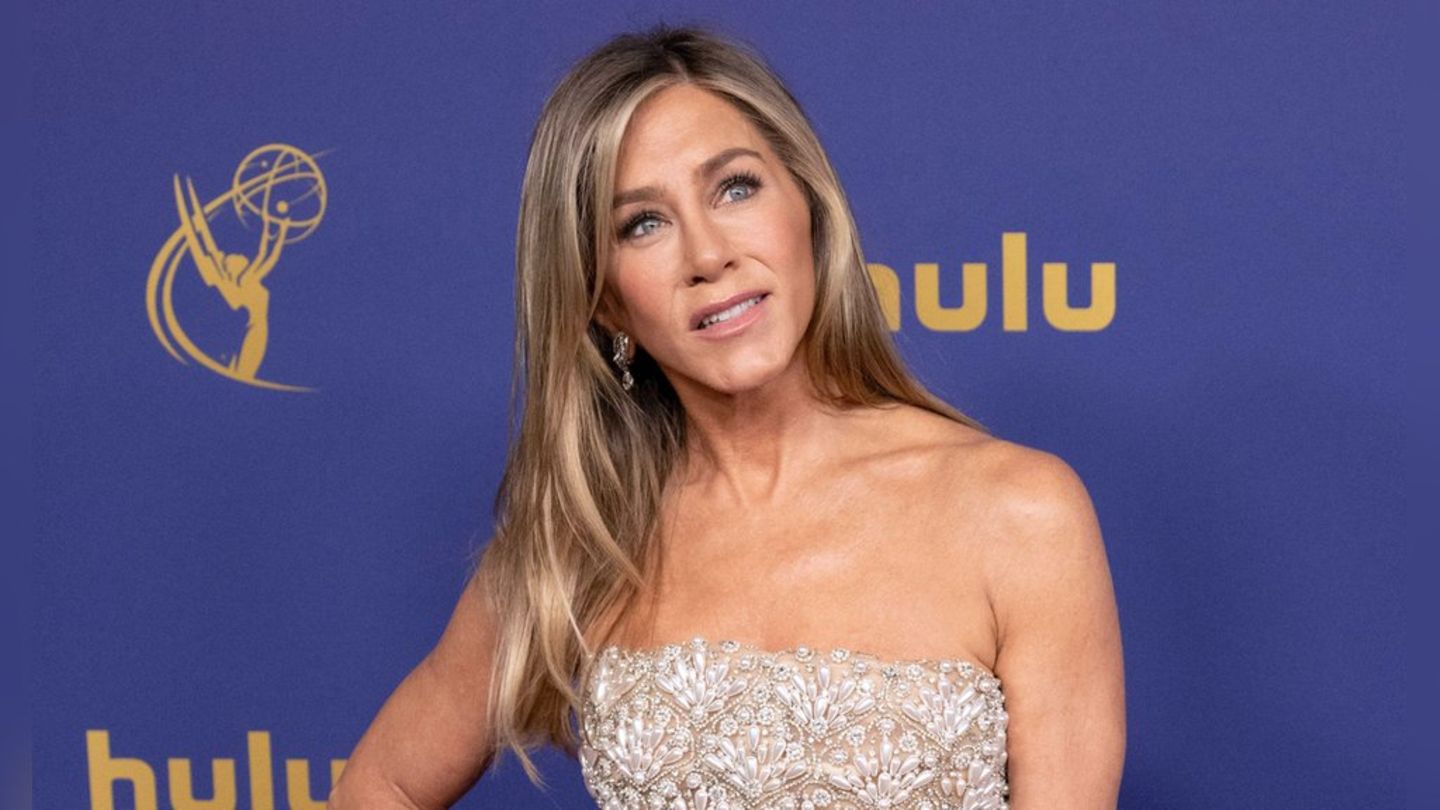 Jennifer Aniston: Actress wants to play on Broadway