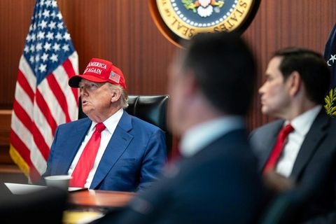 Trump im Lageraum des Weißen Hauses