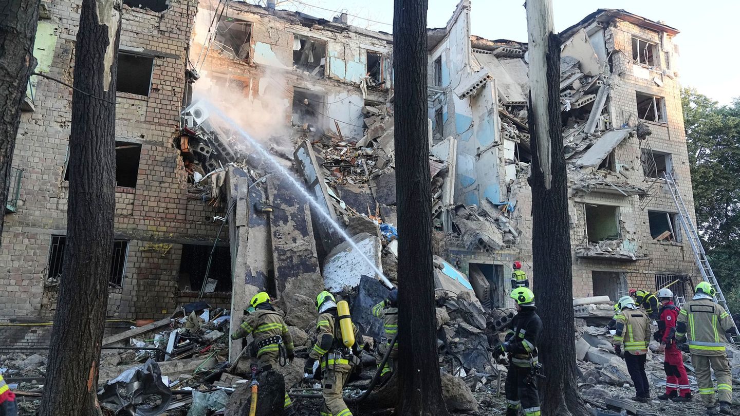Ukraine War: Dead and injured after Russian attack on Kyiv
