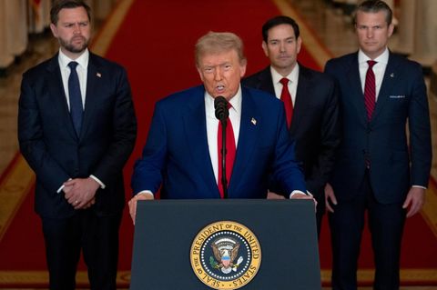 Donald Trump spricht im East Room am 21.06.2025