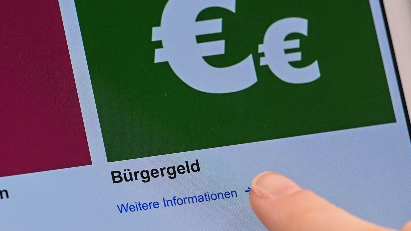 Citizens’ money: 826,000 “Aufstocker” – state pays seven billion euros