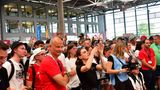 Ein besonderes Event lockte die Zuschauer in den Ring-Boulevard: die Weltpremiere des Golf GTI Edition 50