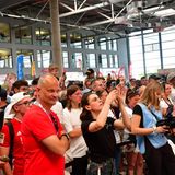 Ein besonderes Event lockte die Zuschauer in den Ring-Boulevard: die Weltpremiere des Golf GTI Edition 50