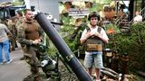 Im Ring-Boulevard hatte die Bundeswehr einen großen Infostand aufgebaut. Ein getarnter Wiesel, ein Hubschrauber und Spiele waren zu sehen. Auch ein Stahlhelm konnte ausprobiert werden