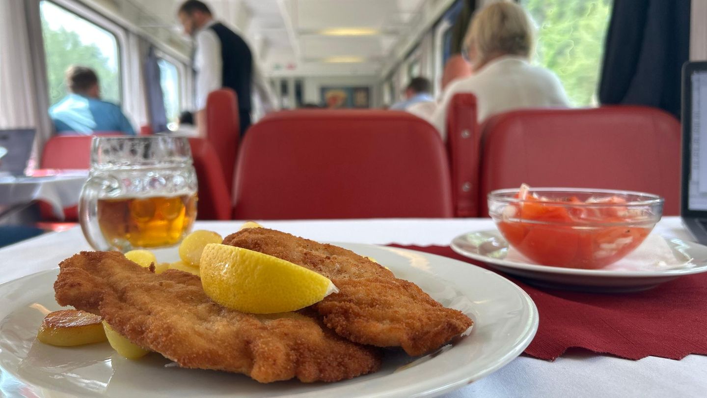 Schnitzel in tschechischem Speisewagen Schnitzel in tschechischem Speisewagen