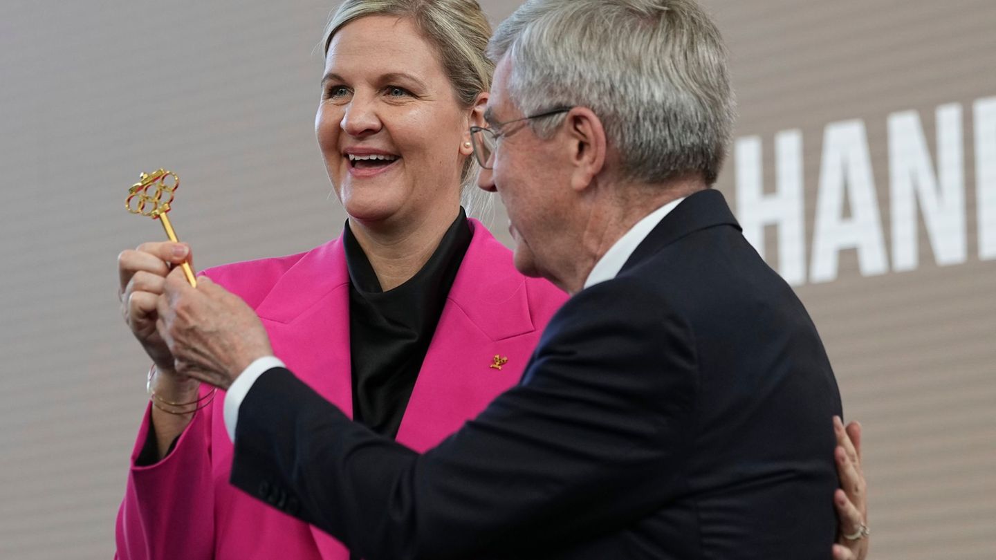 New President: Key for the Olympics: Bach hands over to Coventry at the IOC