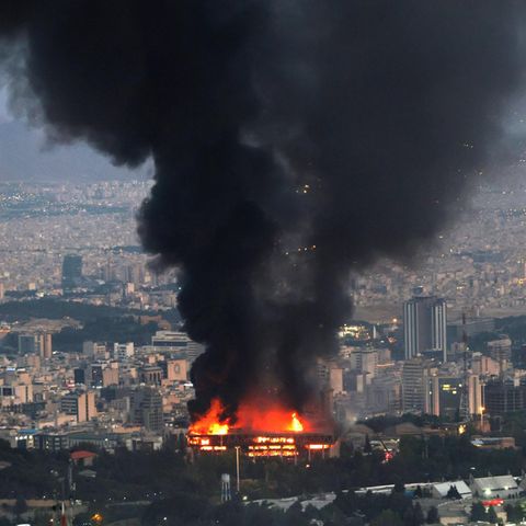 Israel bombardiert den Iran: Das Gebäude des staatlichen Rundfunks in Teheran wurde Ziel der ersten Angriffswelle