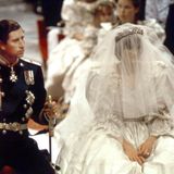 Hochzeitskleid: Prinz Charles und Prinzessin Diana (rechts) bei ihrer Hochzeit 1981