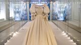 Hochzeitskleid: Brautkleid von Prinzessin Diana im Museum / Londoner Kensington Palast