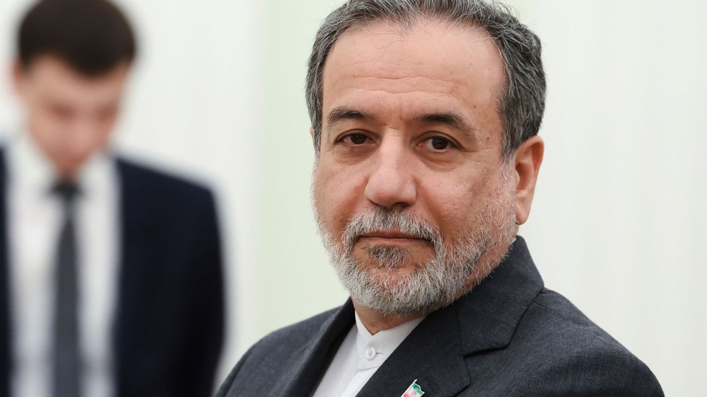Middle East: Iran signals willingness to do ceasefire with Israel