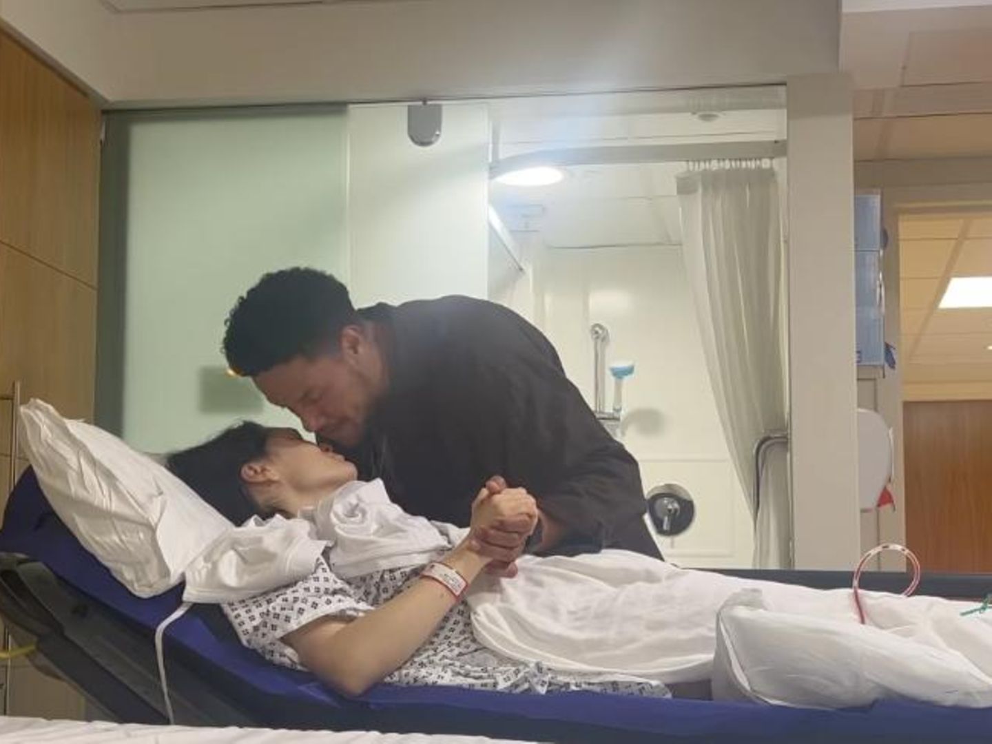 Jessie J meldet sich nach Brustkrebs-OP aus dem Krankenbett | STERN.de