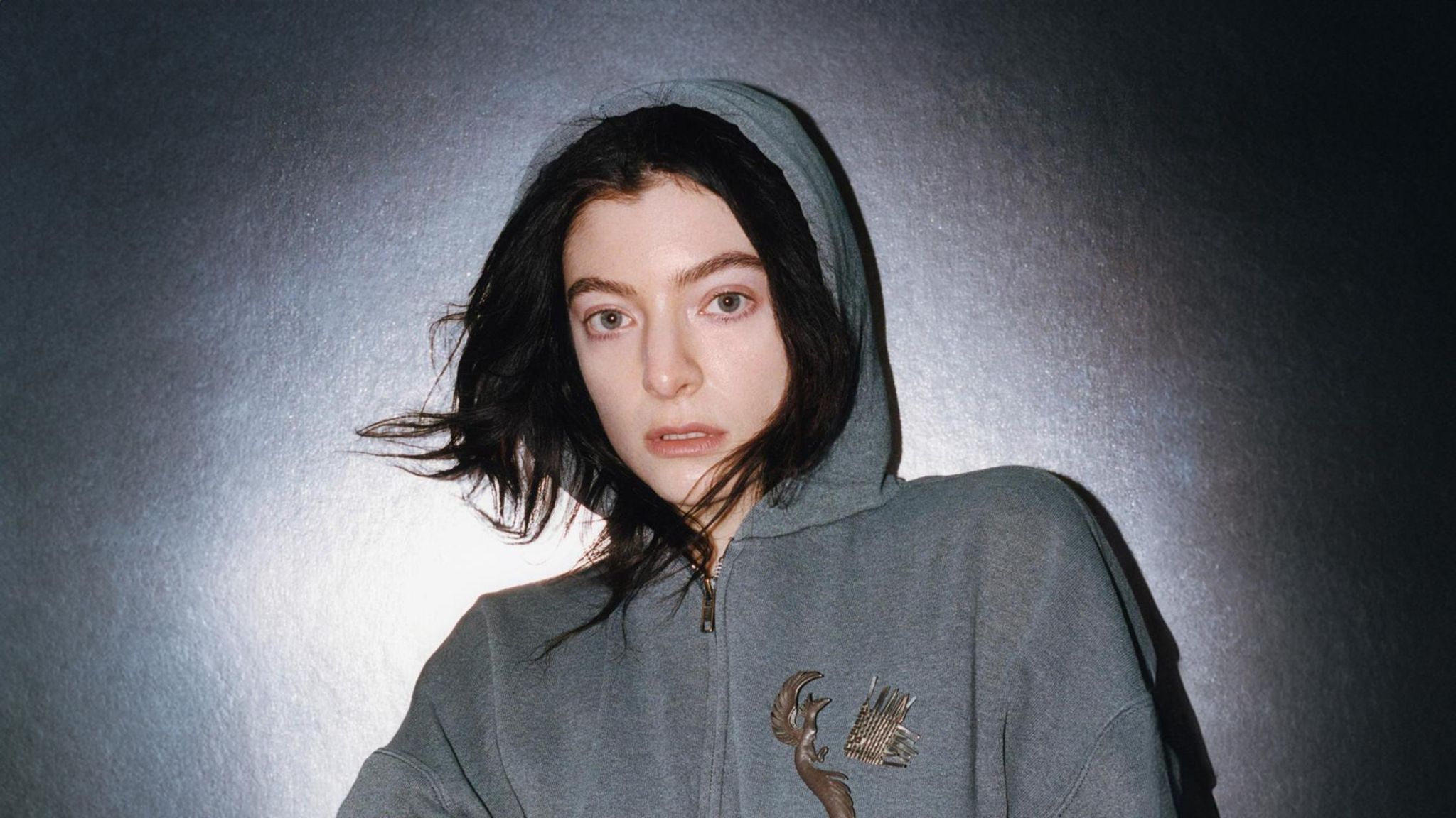 Die Sängerin Lorde posiert vor der Kamera Die Sängerin Lorde posiert vor der Kamera