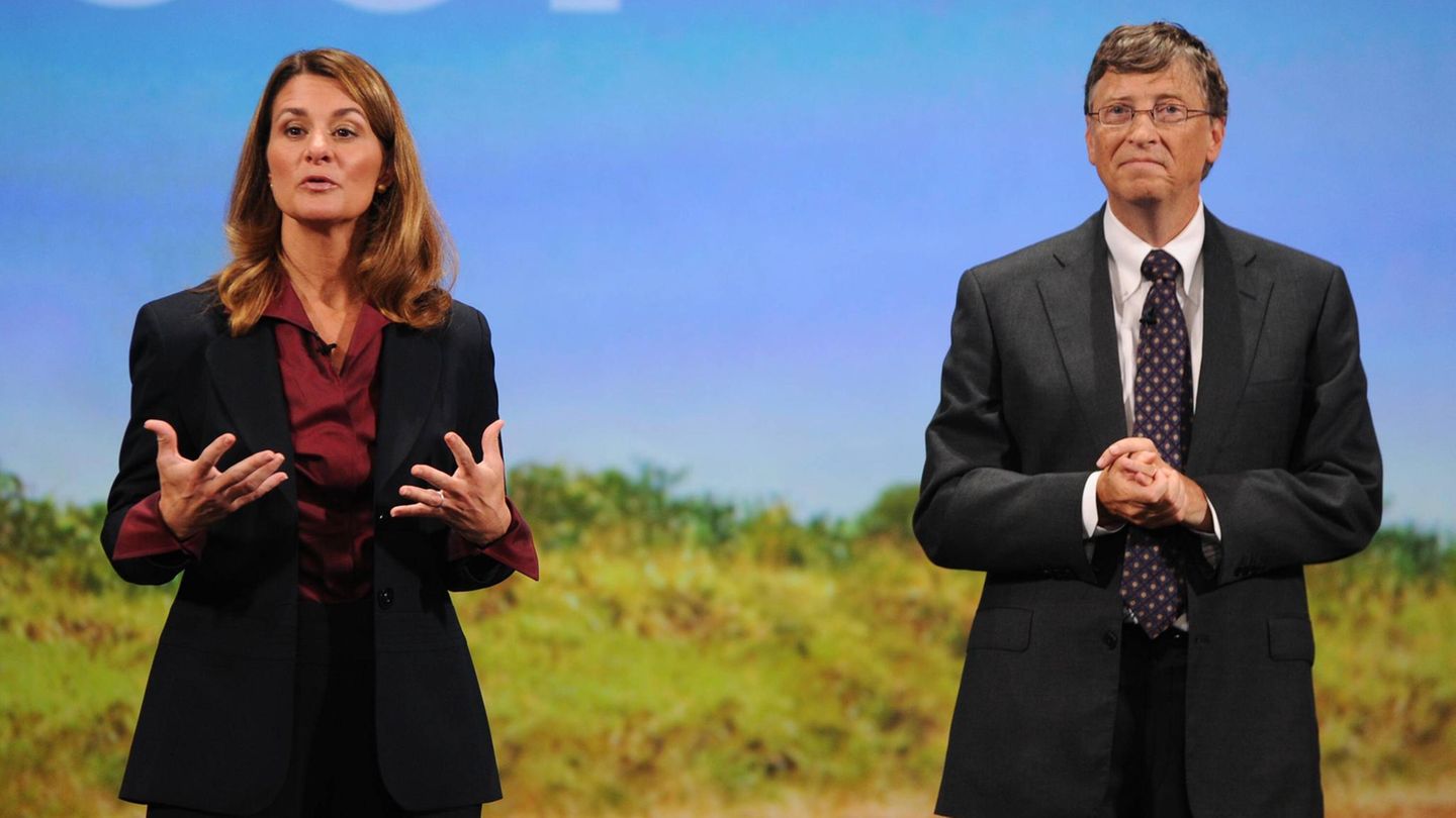 1. Bill and Melinda Gates (2021) Bill and Melinda Gates