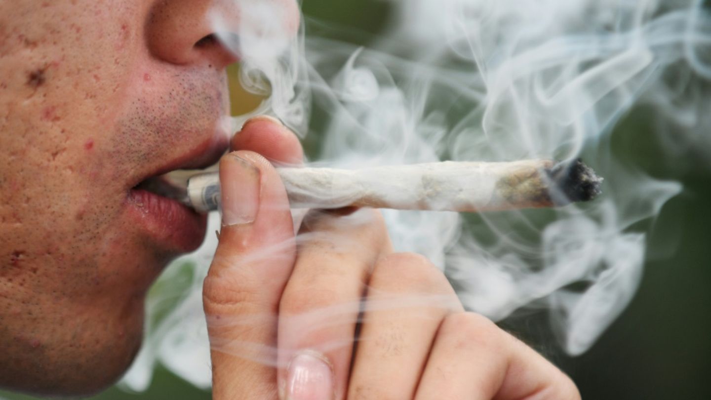 Joint mit Cannabis