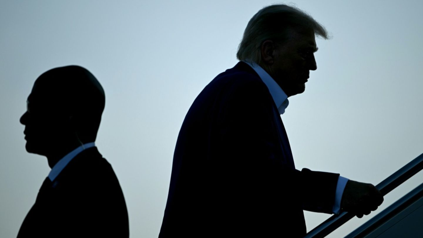 Trump steigt am Dienstag in die Air Force One
