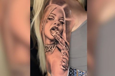 Katja Krasavice verziert ihren Arm – mit sich selbst