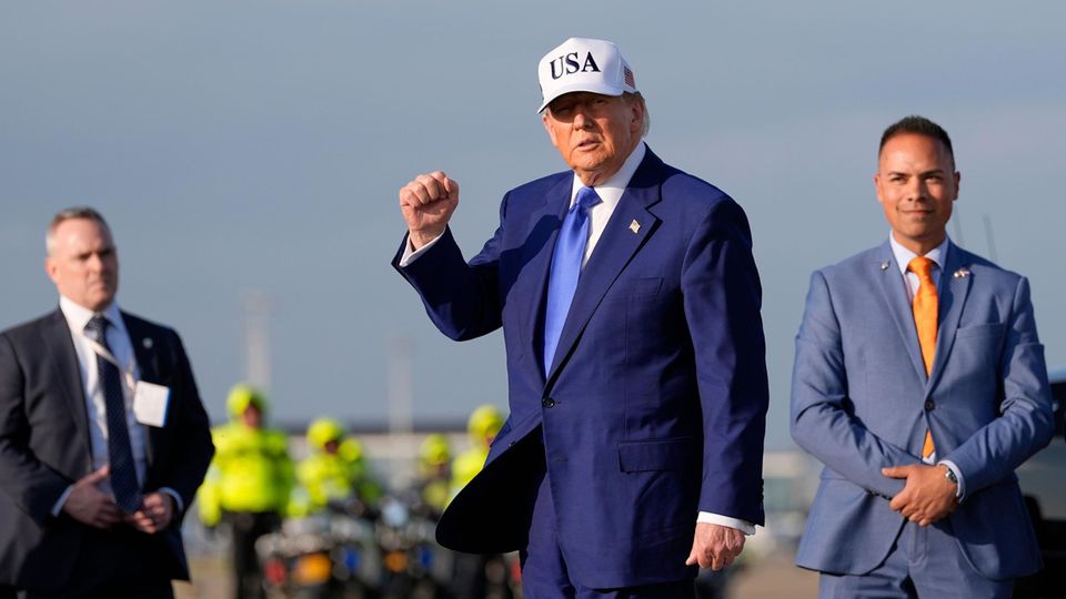 NATO-Gipfel: Wie Donald Trump den Verbündeten von Beginn an Druck macht NATO-Gipfel: Wie Donald Trump den Verbündeten von Beginn an Druck macht