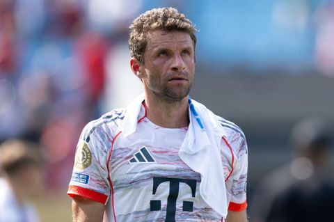 Ziemlich abgekämpft nach der Hitzeschlacht in Charlotte: Thomas Müller vom FC Bayern