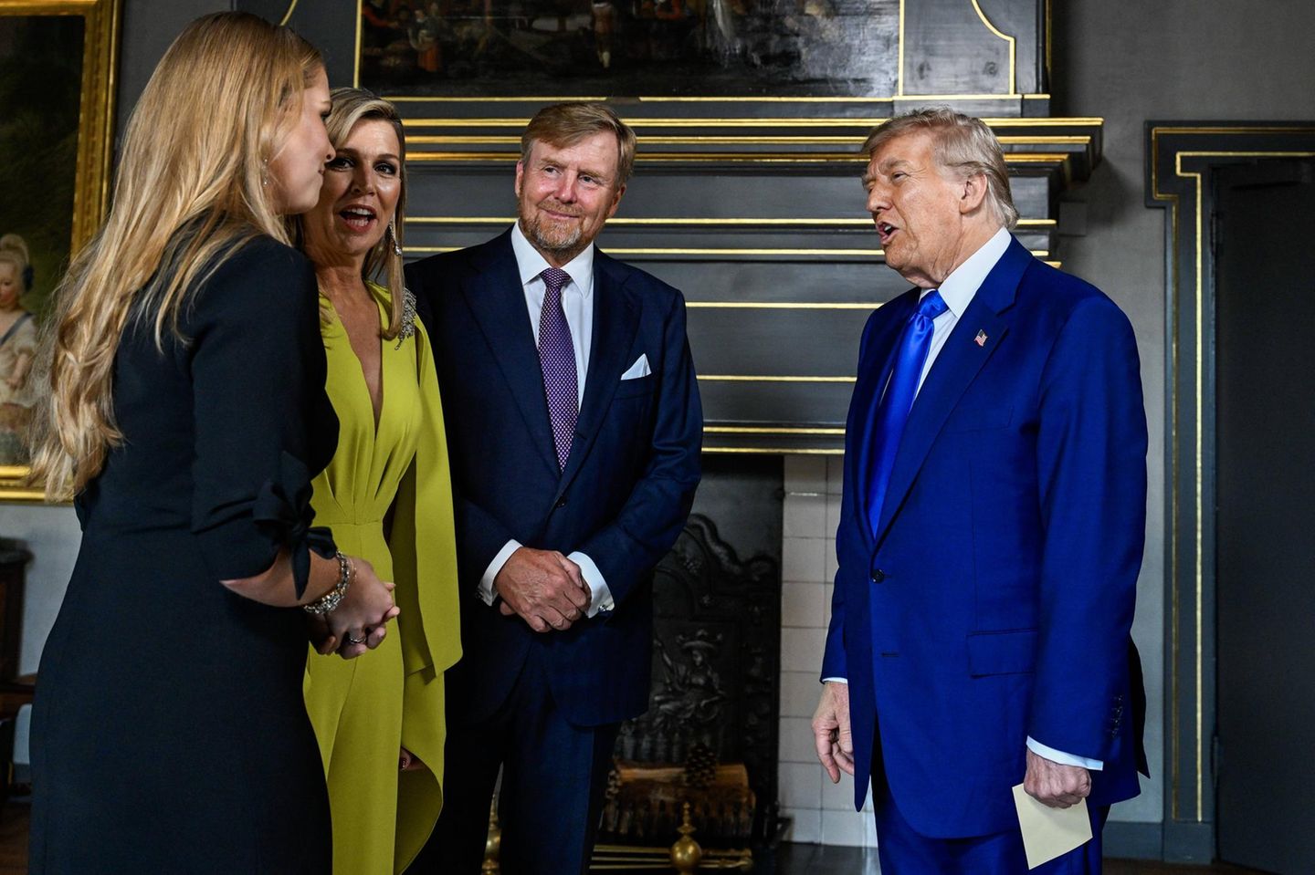 ... plauderte sie etwa mit US-Präsident Donald Trump an der Seite ihrer Eltern