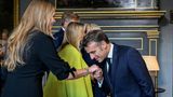 Und vom französischen Präsidenten Emmanuel Macron gab es es sogar einen formvollendeten Handkuss. Mit ihm...