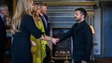 Auch dem ukrainischen Präsidenten Wolodymyr Selenskyj durfte sich Amalia vorstellen 
