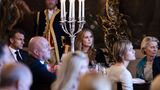 ... saß Prinzessin Amalia beim Abendessen später auch am Tisch, ebenso wie mit der EU-Kommissions-Präsidentin Ursula von der Leyen. Bei der Tisch-Platzierung war diplomatisches Geschick gefragt. 