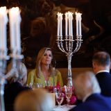 Ihre Mutter Königin Máxima war derweil am Tisch mit Selenskyj platziert.
