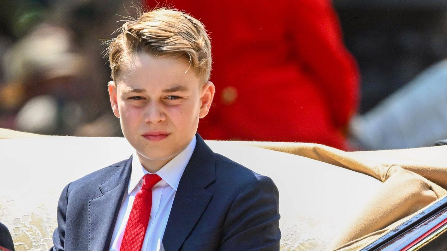 Prince George: Like Prince William, he should go to the elite boarding school Eton