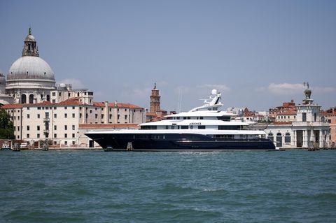 Hochzeit von Jeff Bezos und Lauren Sánchez – Super-Jacht Arience in Venedig
