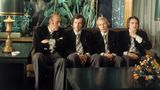Helmut Schön, Beckenbauer, Berti Vogts und Jupp Kapellmann auf einem Sofa