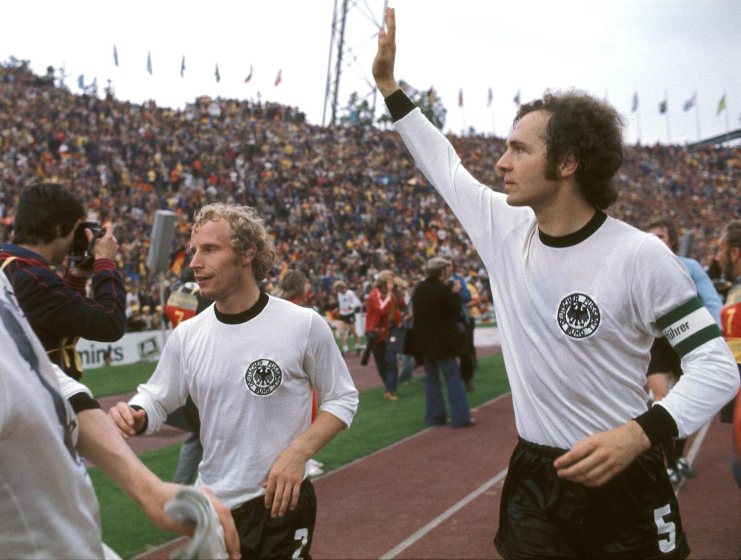 Beckenbauer und Vogts 1974 im Stadion