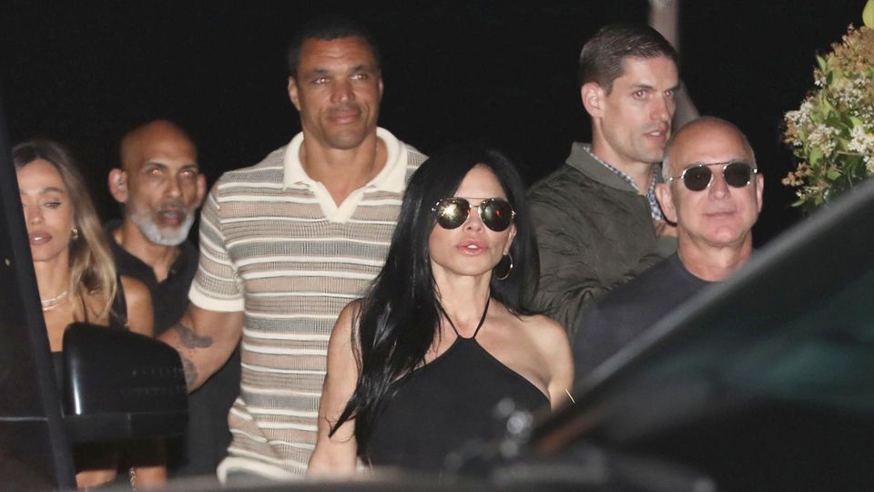 Patchwork -Quartett: Tobie und Tony Gonzales (links), Lauren Sánchez und Jeff Bezos nach einem gemeinsamen Abendessen in Malibu