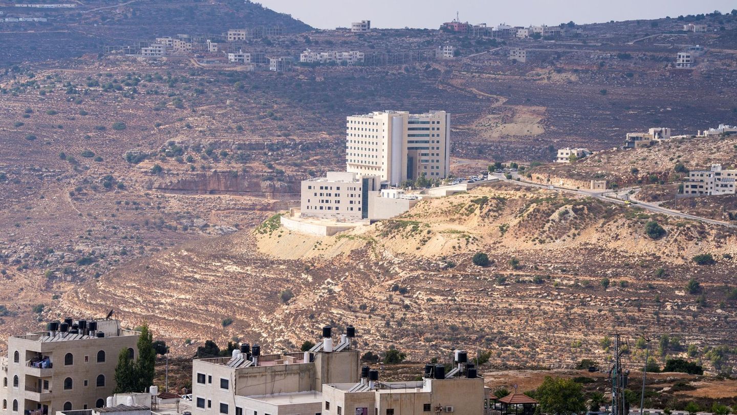 Israeli settlers: Attack in Palestinian village – three deaths