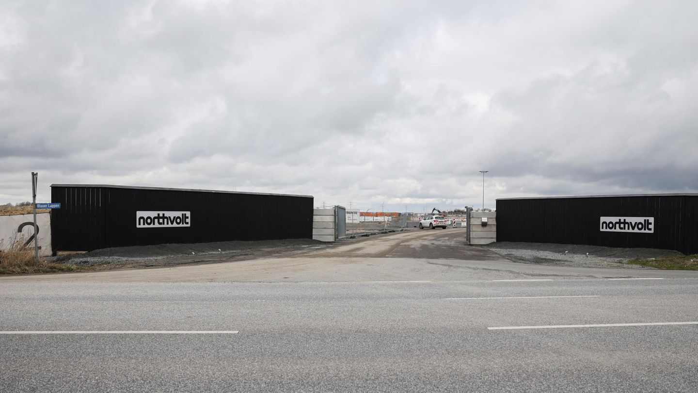Das Eingangstor zur Northvolt-Baustelle in Heide