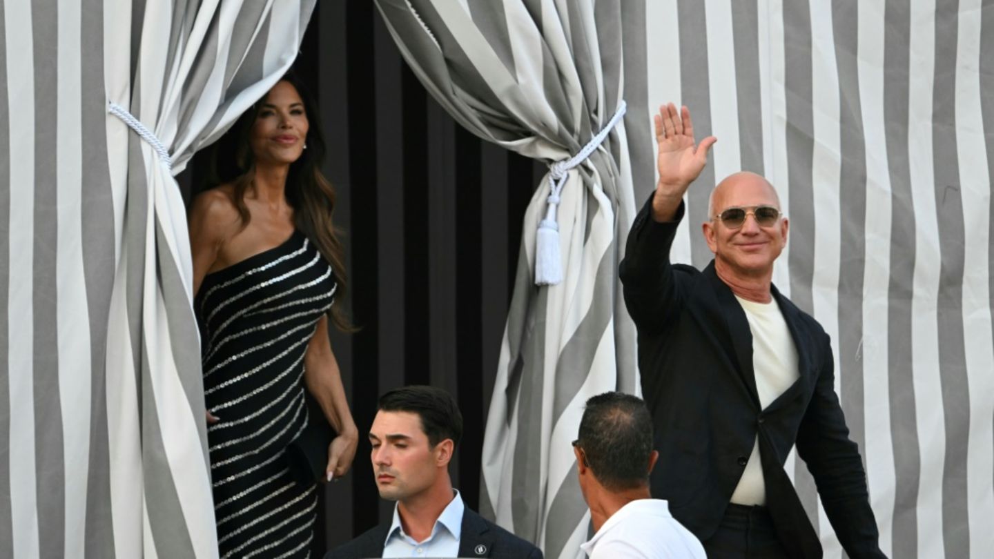 Lauren Sanchez und Jeff Bezos verlassen das Aman Hotel