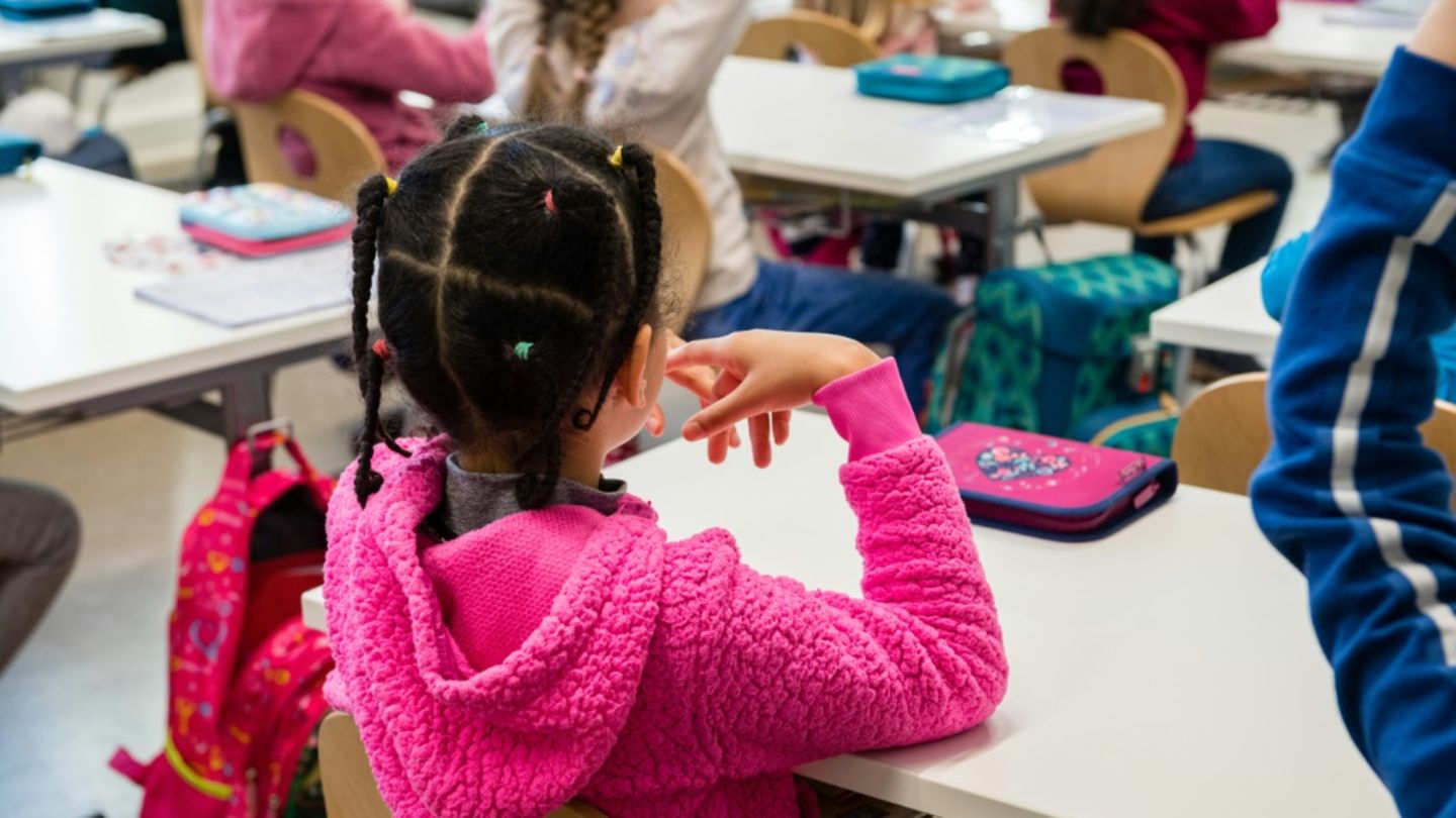 Kinder in einer Grundschule in Dresden