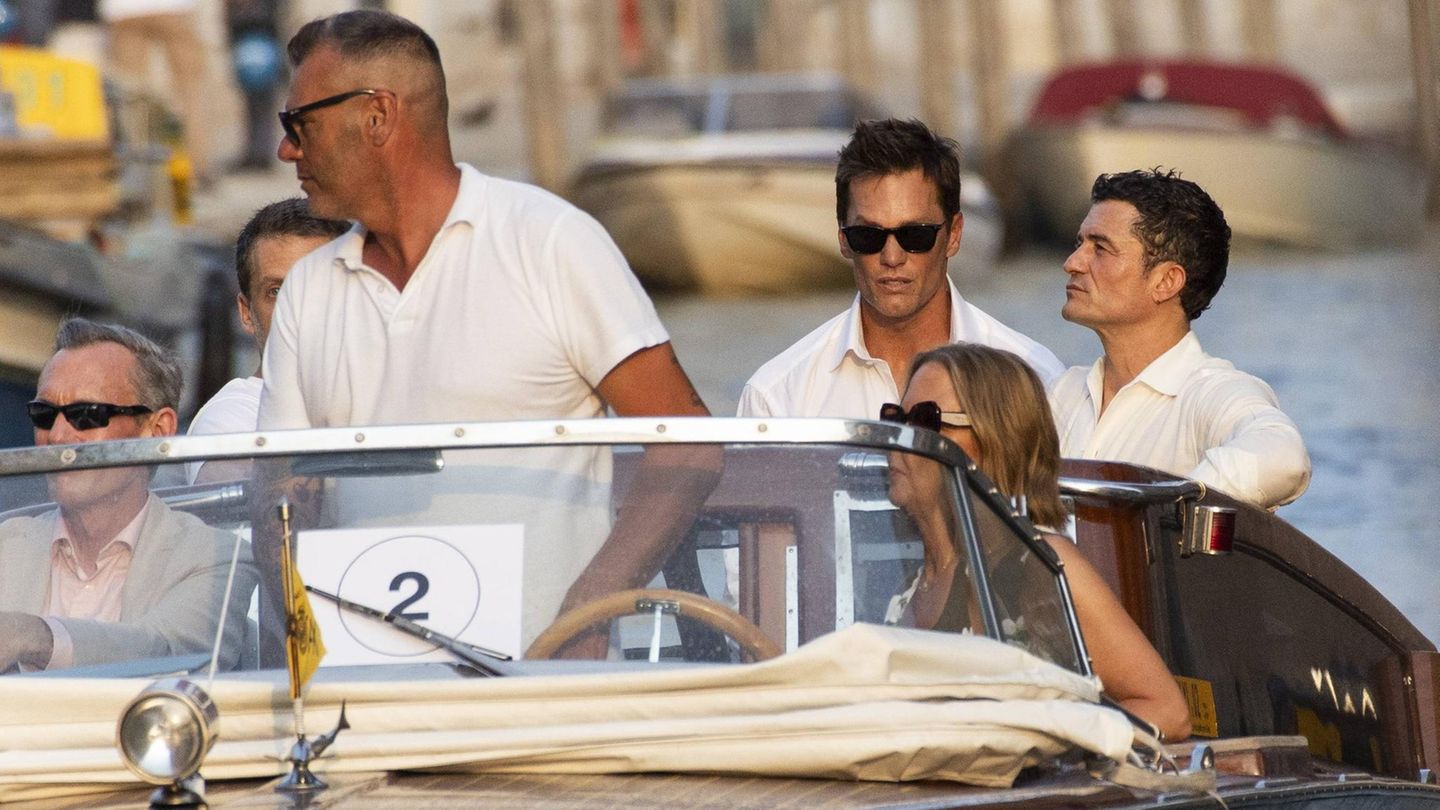 Tom Brady und Orlando Bloom im Wassertaxi Tom Brady und Orlando Bloom im Wassertaxi