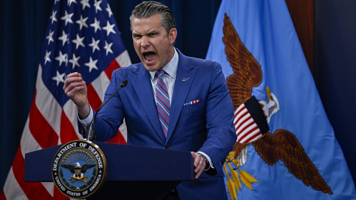 Pete Hegseth attacks the former colleague at press conference