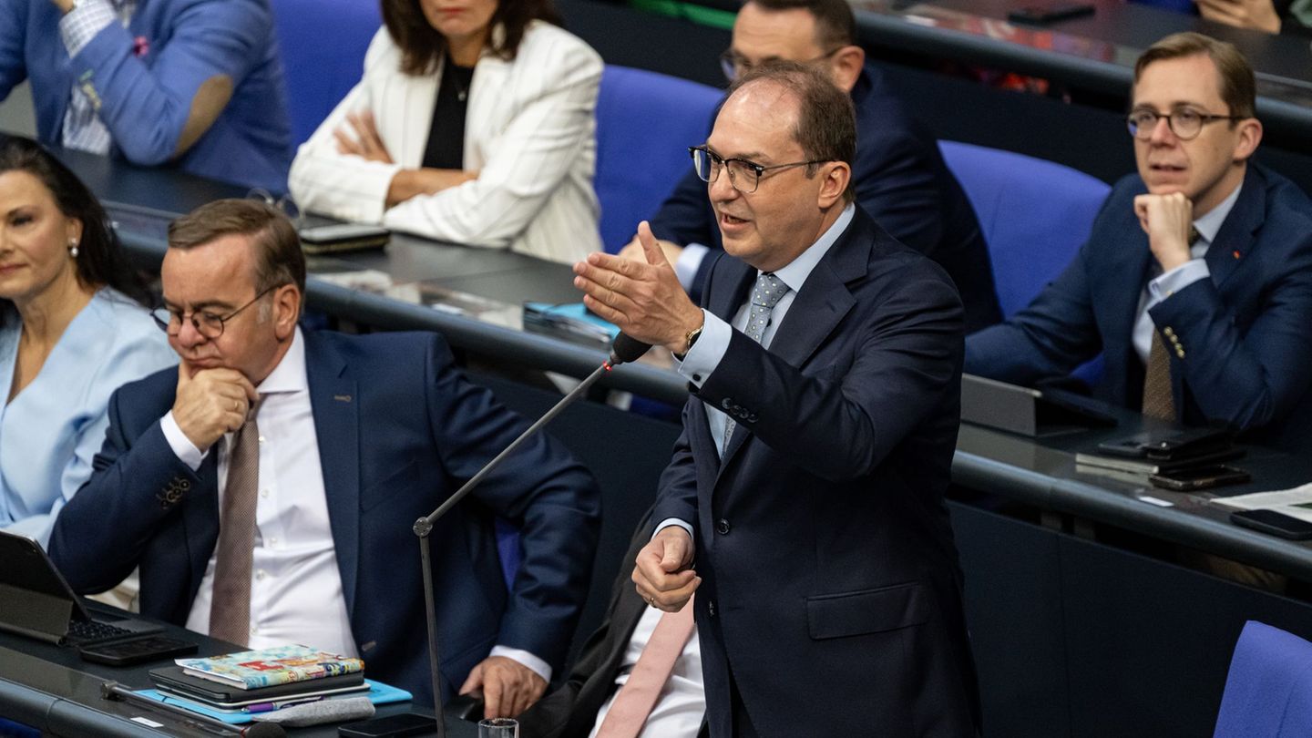 Migration policy: Family reunification of certain refugees is suspended