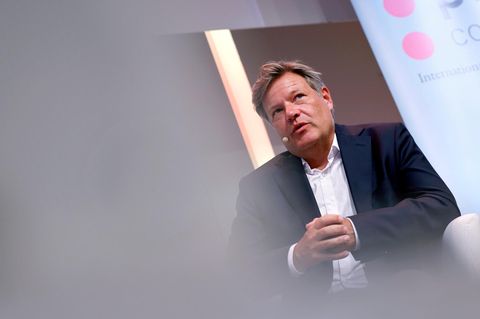Robert Habeck bei der Veranstaltung 'Demokratie im Ernstfall' am Montag in Köln