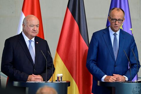 Friedrich Merz (rechts) und Christian Stocker