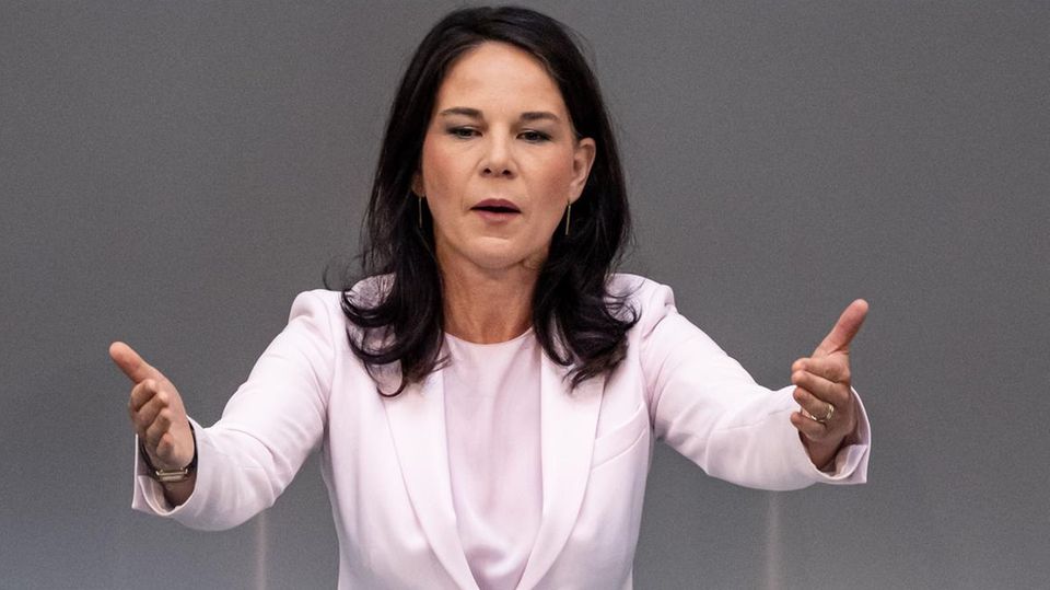 Ex-Außenministerin Annalena Baerbock warnt in ihrer letzten Bundestagsrede vor der Gefahr durch AfD