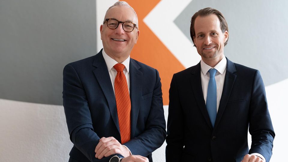 Hospital reform: Double portrait Dr. Thomas Iber and Felix Brenneisen