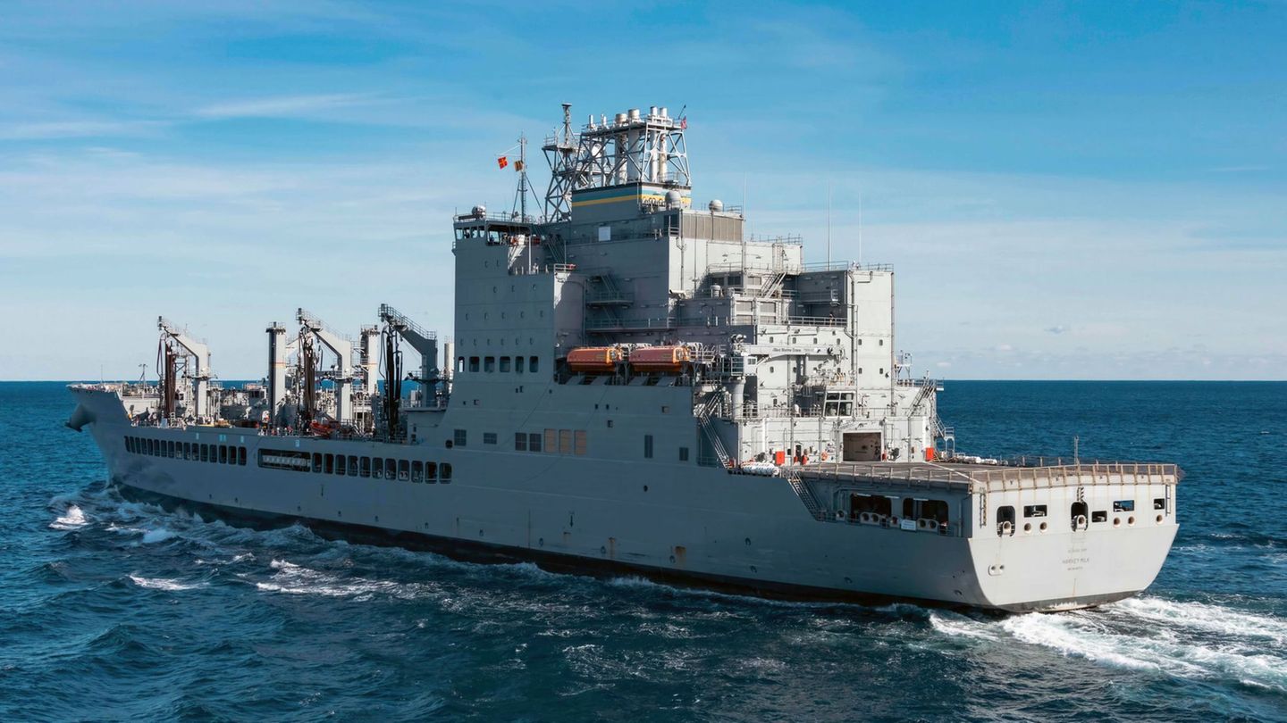 Military: Name of gay activists from the US warship