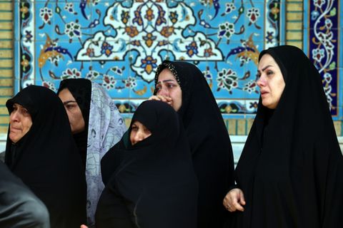 Trauernde Frauen in Teheran
