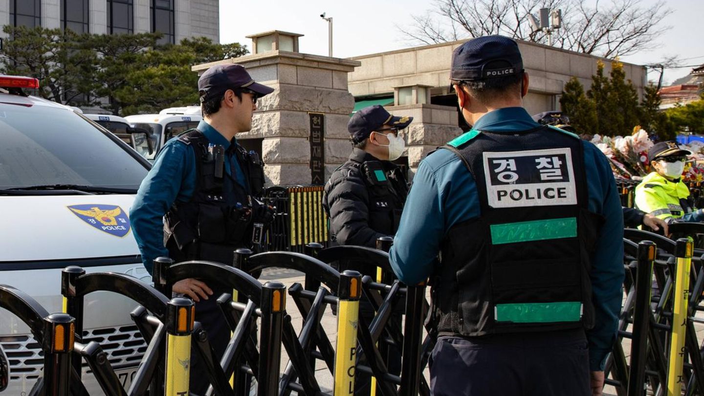 Polizeibeamte in Südkoreas Hauptstadt Seoul