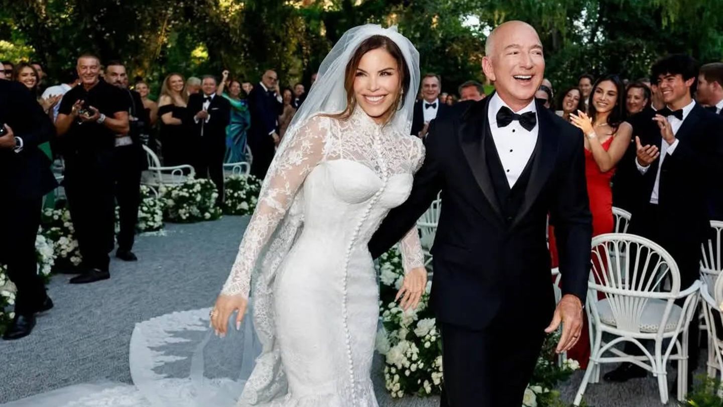 Lauren Sánchez: A film star served as a model for her wedding dress