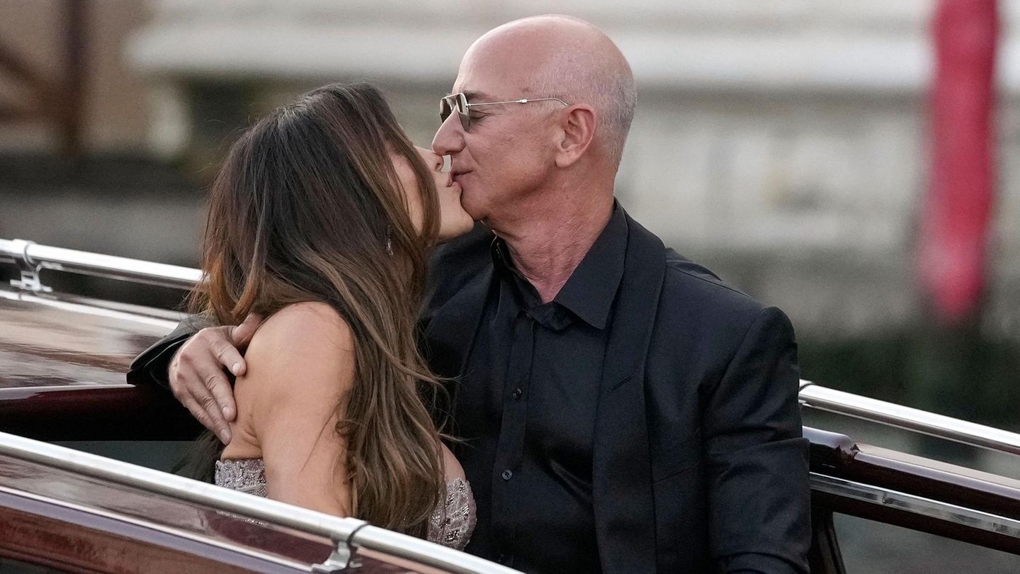 Jeff Bezos and Lauren Sanchez: Let them get married as they want
