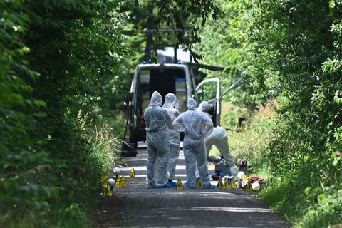 Die Polizei Nordrhein-Westfalen sichert Spuren am Fundort zweier Leichen in Dorsten