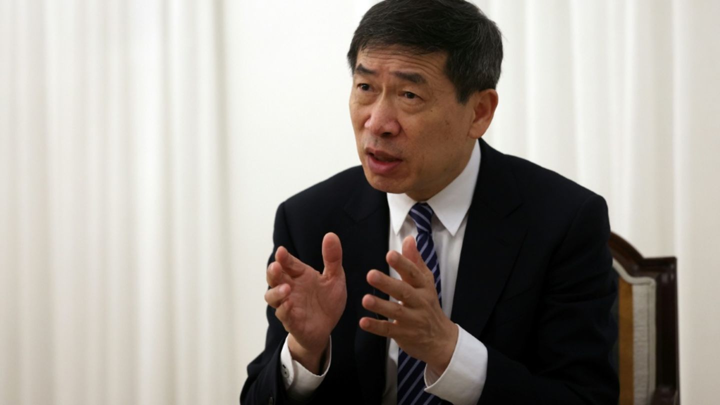 Haoliang Xu